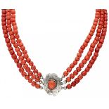 Three-row red coral necklace with a silver closure - 14 ct.