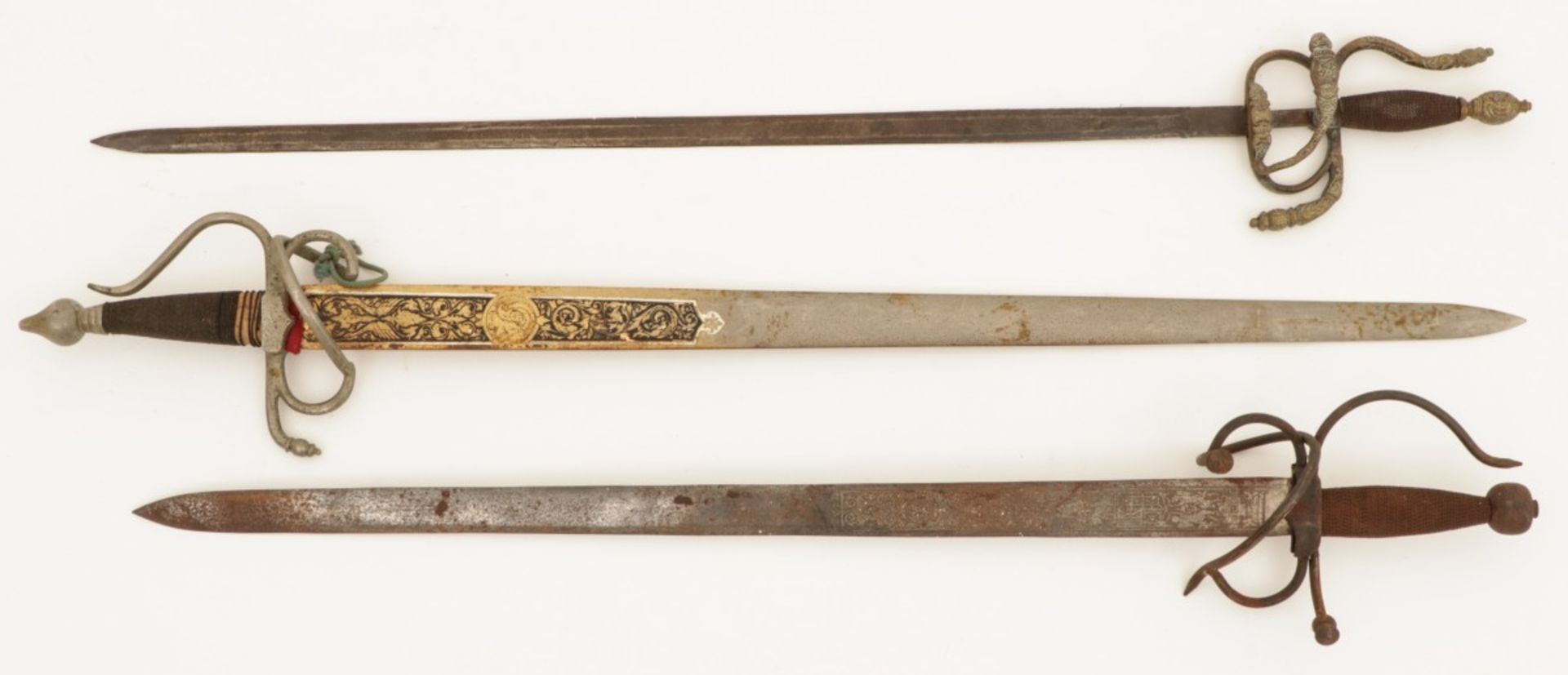 A lot with (3) various rapiers, 19th century. - Bild 2 aus 2