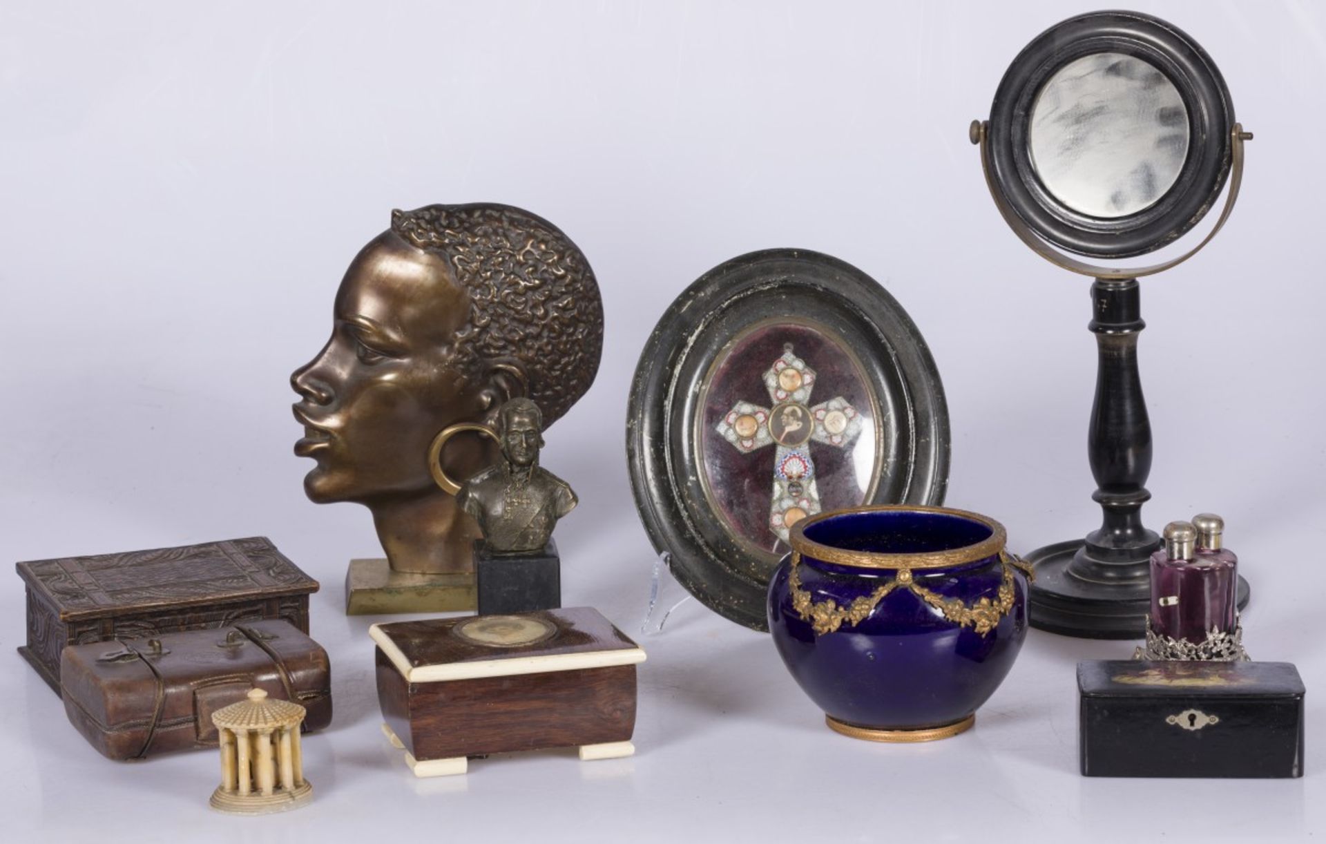 A lot with a.o. a small vesta temple, a black stained shaving mirror and various other items, 19th c
