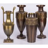 A lot comprised of (4) brass chimney vases, Dutch, 2nd quarter 20th century.