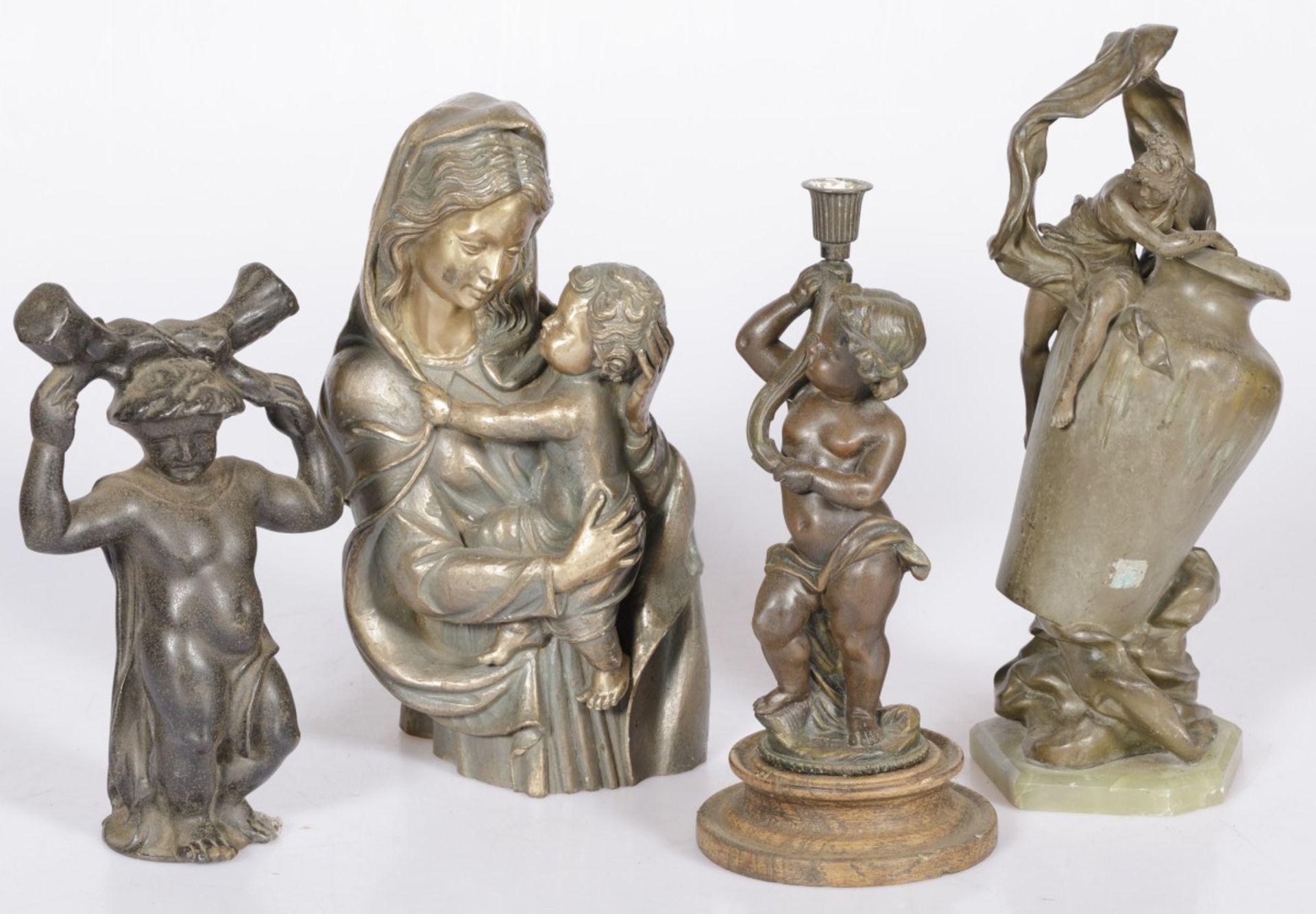 Een lot van (4) diverse bronzen en ZAMAC figuren. 20e eeuw,