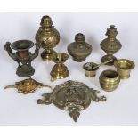 A lot of copper items a.w. (3) oil lamps, 20th century.