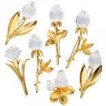 Lot of 7 flower-shaped brooches, including 3 of Swarovski.