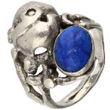 Silver modernist ring with lapis lazuli - 925/1000.