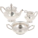Teapot & cream set silver.