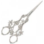 Grape scissors silver.