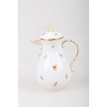 A porcelain coffee pot with floral decor. Meissen, 1st half of the 20th century.