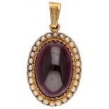 18K. Yellow gold antique pendant set with approx. 21.03 ct. garnet and seed pearl.