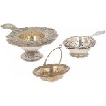 (5) Piece lot of tea strainers & drip trays silver.