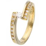 18K. Yellow gold ring set with approx. 0.14 ct. diamond.