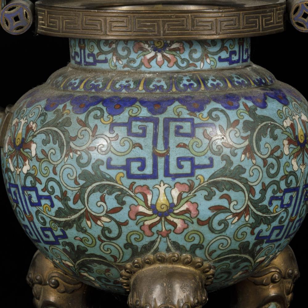 A cloisonne incense burner, China, 18/19th century. - Image 2 of 9