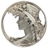 Silver Art Nouveau pendant / brooch with a Victorian lady - 925/1000.