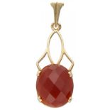 14K. Yellow gold vintage pendant set with carnelian.