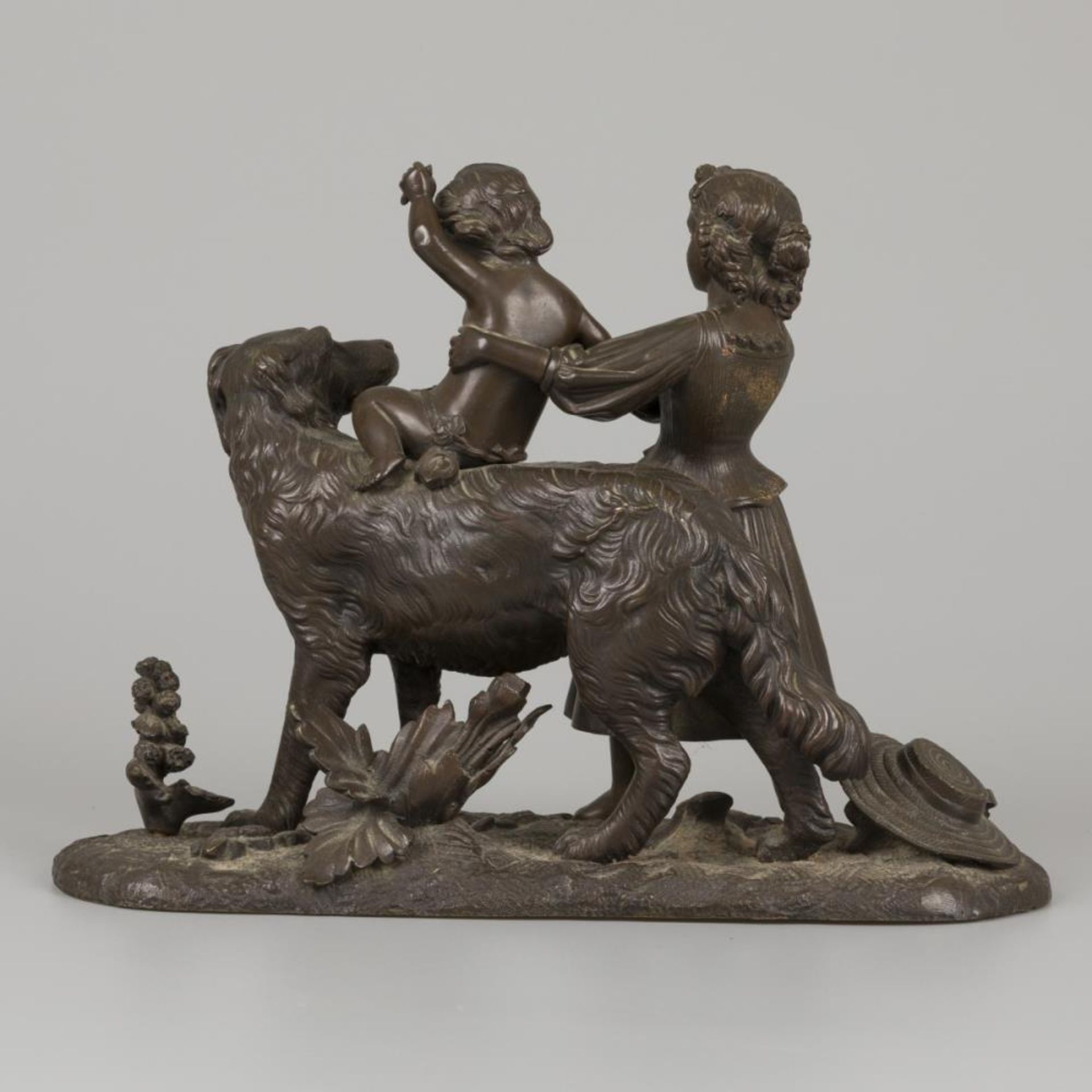 A bronze group of children playing with a dog, cast ca. 1900. - Bild 3 aus 4