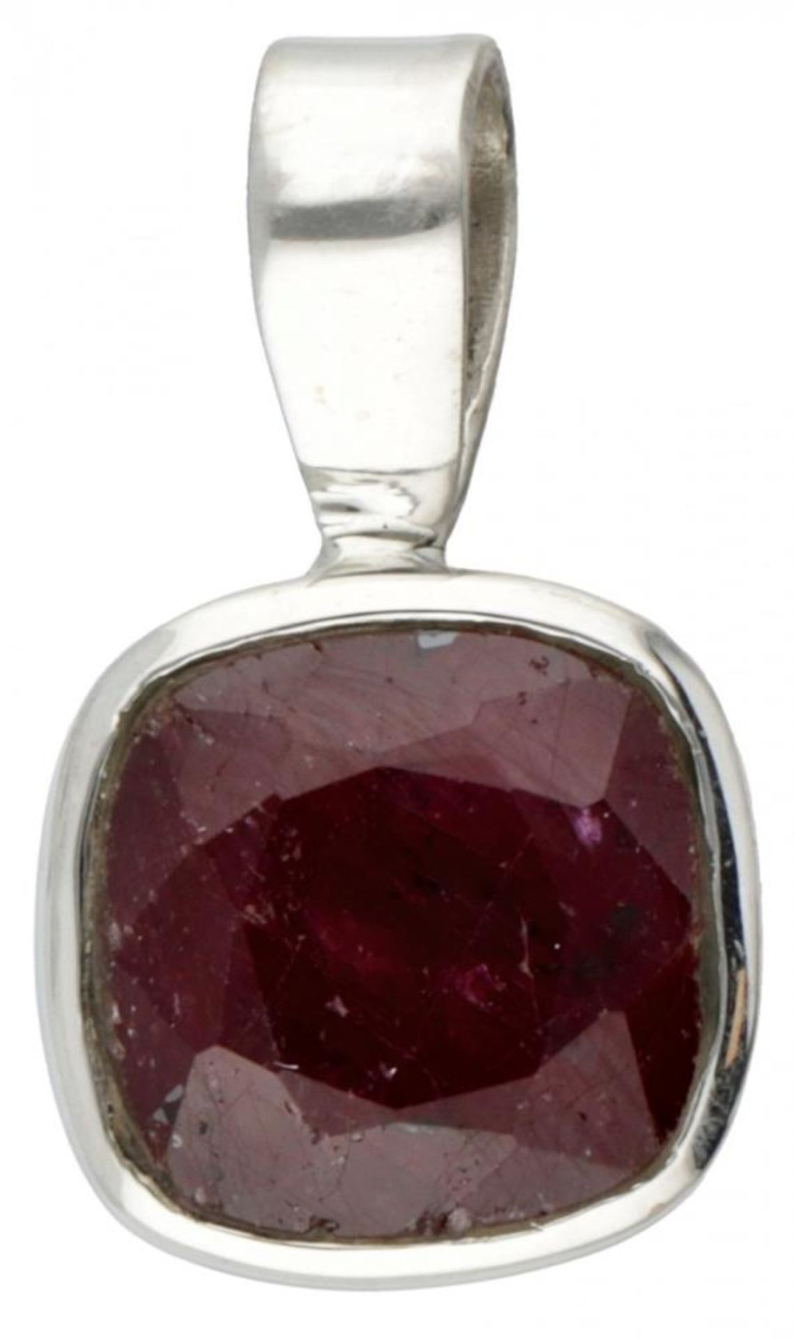 Silver pendant set with a ruby ​​- 925/1000.