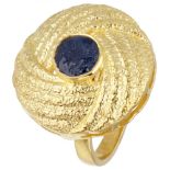 Gold plated silver ring set with a sapphire - 925/1000.