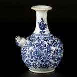 A porcelain kendi with floral decoration, China, 18th century.