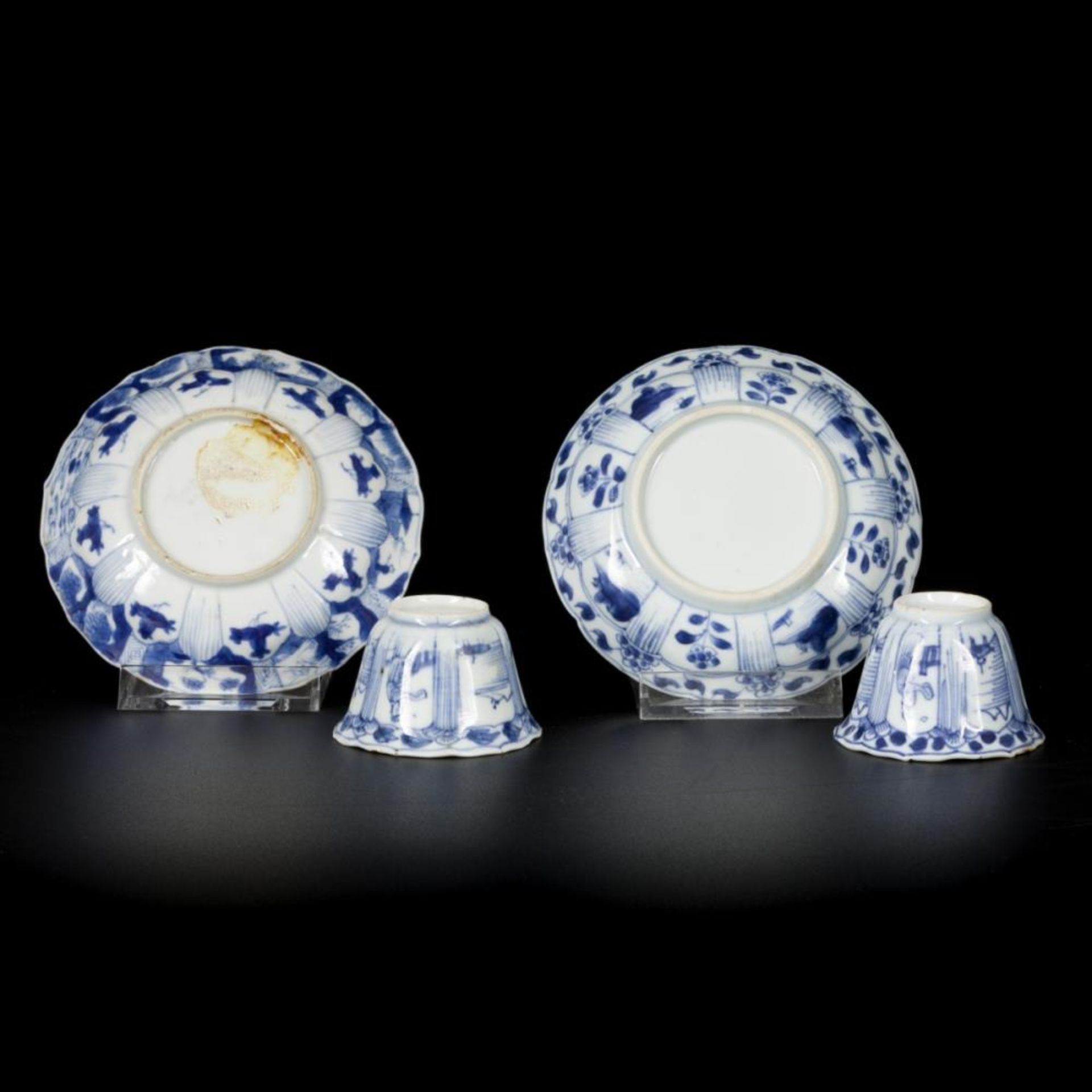 A lot comprised of (2) porcelain cups and saucers with decor of Long Eliza, China, Kangxi. - Bild 3 aus 3