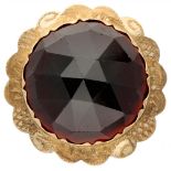 14K. Yellow gold brooch set with approx. 46.07 ct garnet.