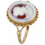 18K. Yellow gold cameo ring with cord rim.