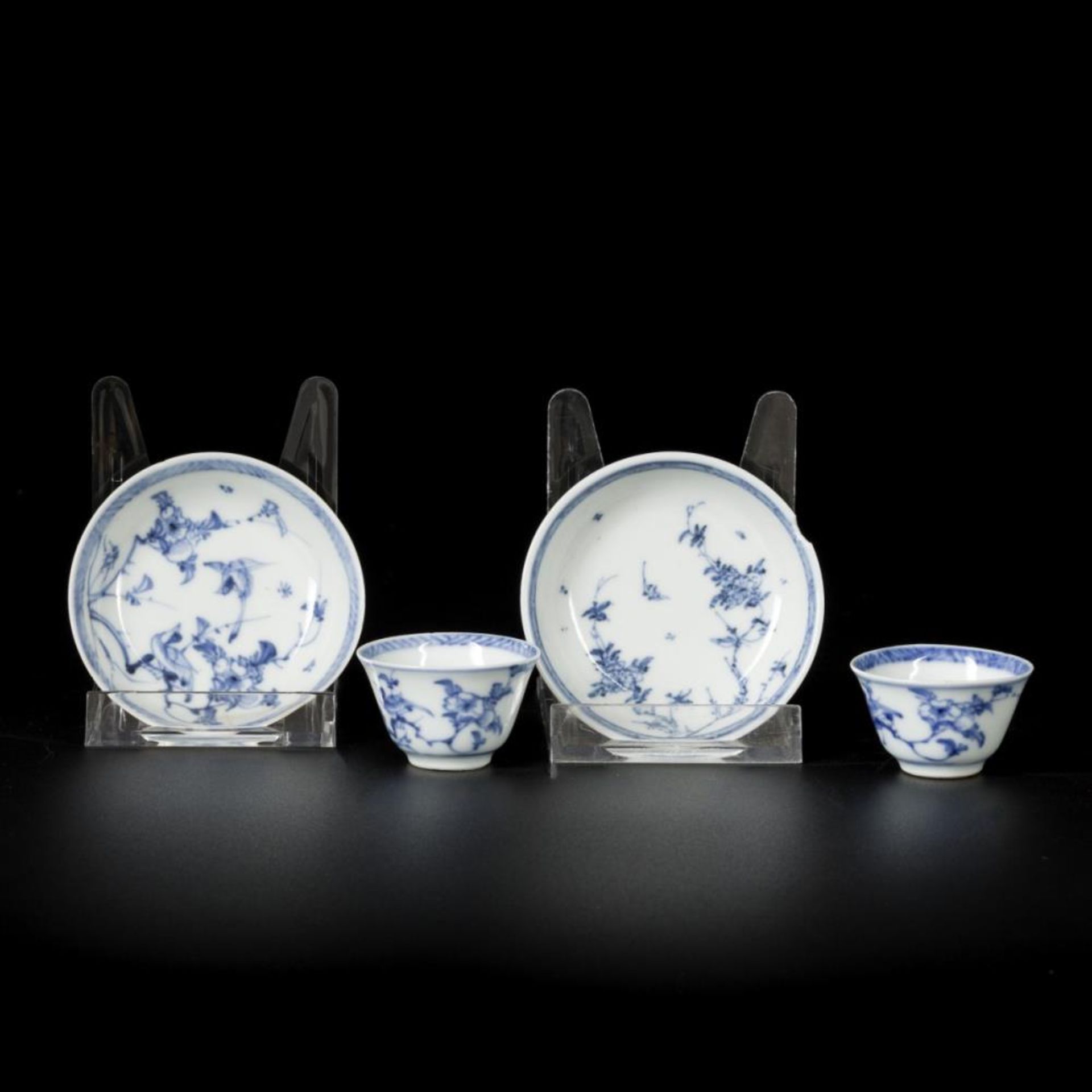 A lot of (2) porcelain cups and saucers with birds/floral decoration, small-model, China, Kangxi. - Bild 2 aus 3