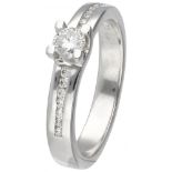 14K. White gold shoulder ring set with approx. 0.38 ct. diamond.
