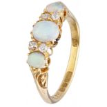 18K. Yellow gold ring set with approx. 0.75 ct. welo opal and approx. 0.08 ct. diamond.