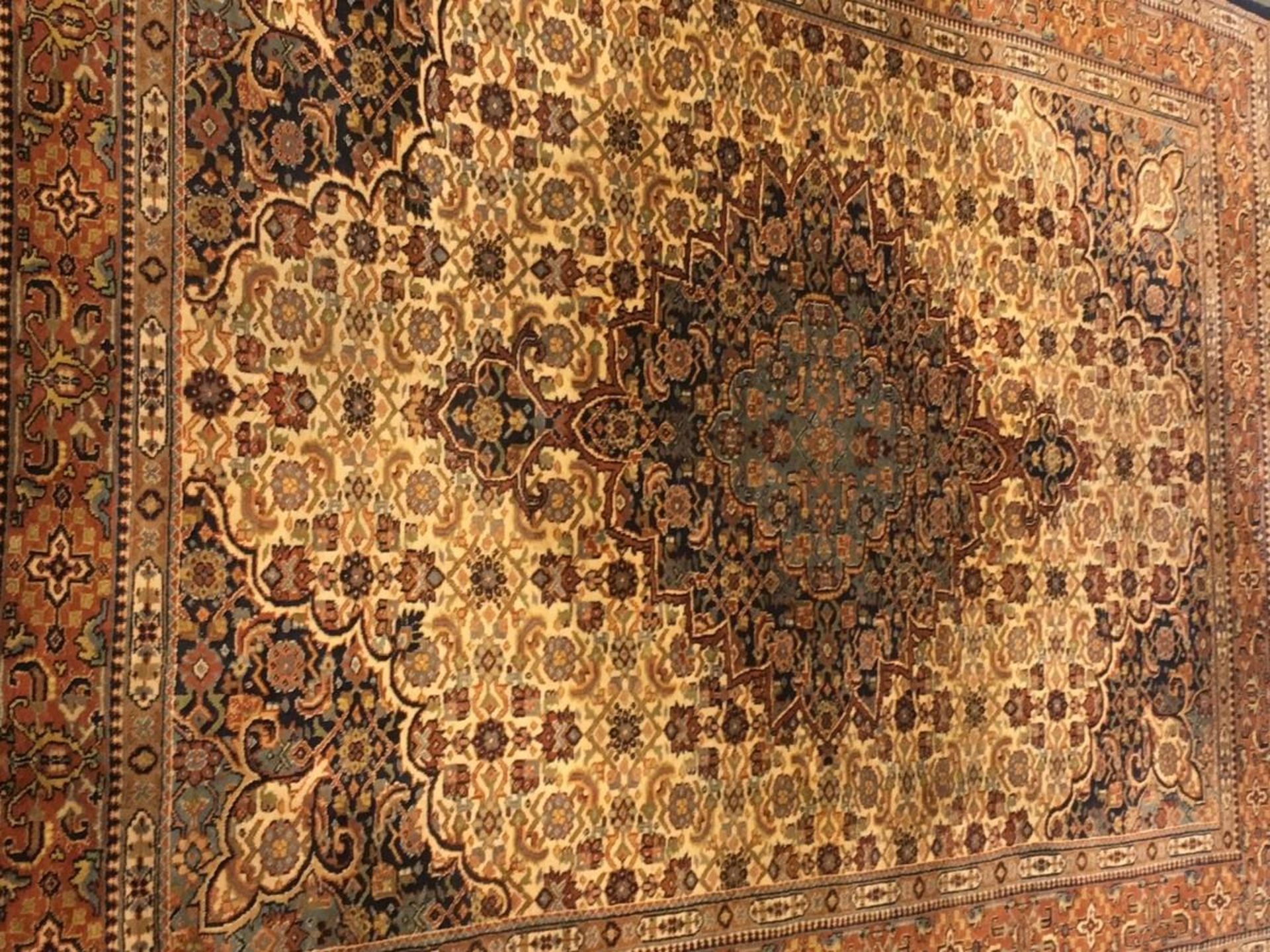 A Persian "Isfahan" rug, Iran, 20th century. - Bild 2 aus 4