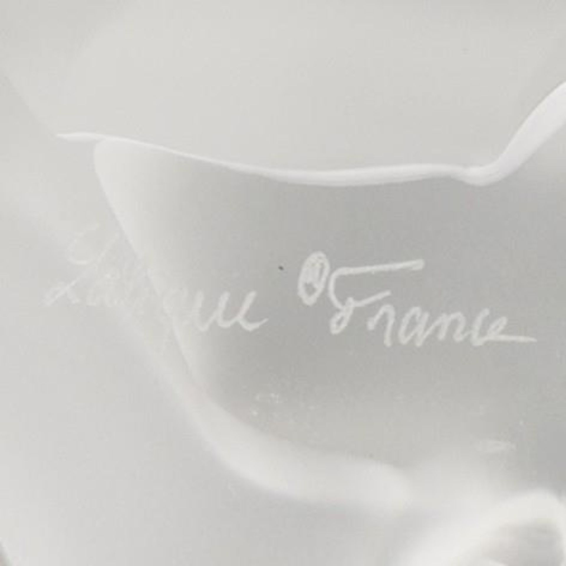 A glass sculpture "nu assis", Lalique, late 20th century. - Image 5 of 5