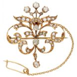 14K. Yellow gold antique brooch set with rose cut diamond.