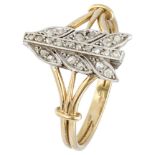 BLA 10K. Yellow gold Art Deco feather ring set with rose cut diamond.
