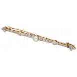 18K. Yellow gold Art Deco brooch set with approx. 0.28 ct. diamond and a freshwater pearl.