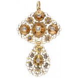 14K. Yellow gold antique cross-shaped pendant set with diamonds.