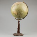 A Danish "Dr. Kause" terrestial globe on turned wooden stand, 1st half 20th century.