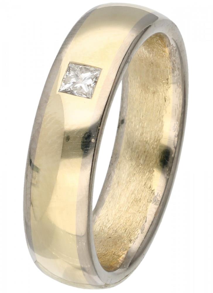 14K. Bicolor gold band ring set with approx. 0.12 ct. diamond.