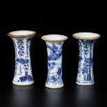 A lot comprising (3) porcelain vases, China, 18th century.