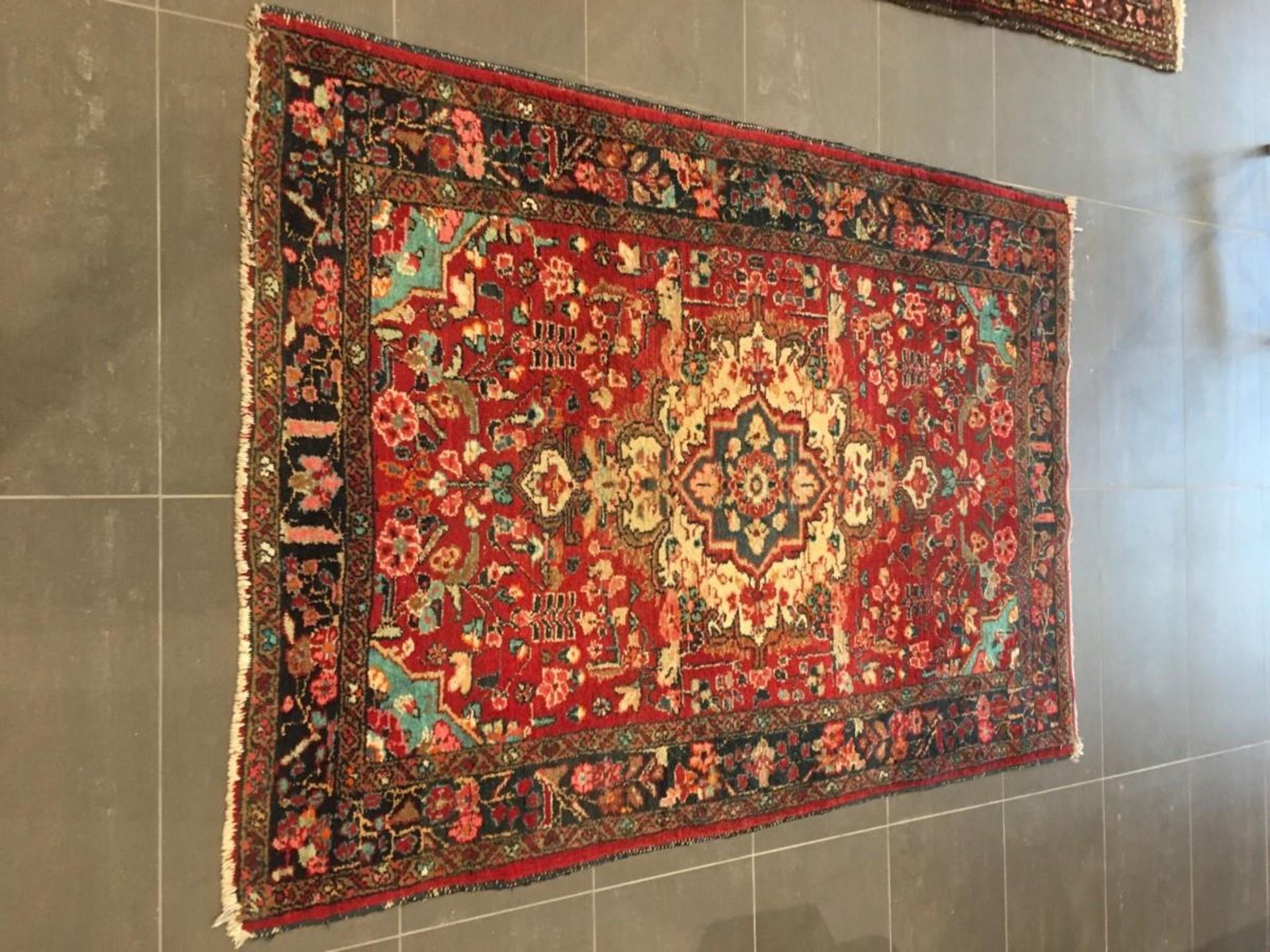 A lot comprised of (3) carpets, Iran, 2nd half 20th century. - Bild 4 aus 4
