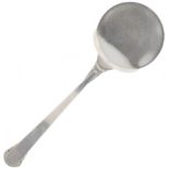 Pastry scoop silver.