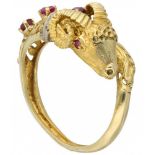 14K. Yellow gold ring in the shape of an ibex, set with diamond and natural ruby.