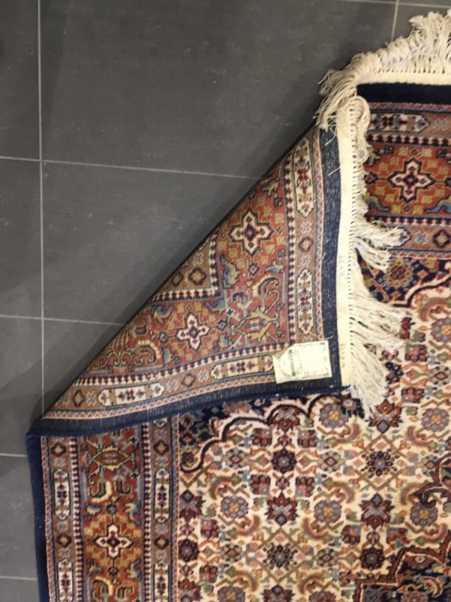 A Persian "Isfahan" rug, Iran, 20th century. - Bild 3 aus 4