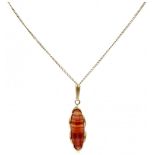 14K. Yellow gold vintage necklace and pendant set with agate.