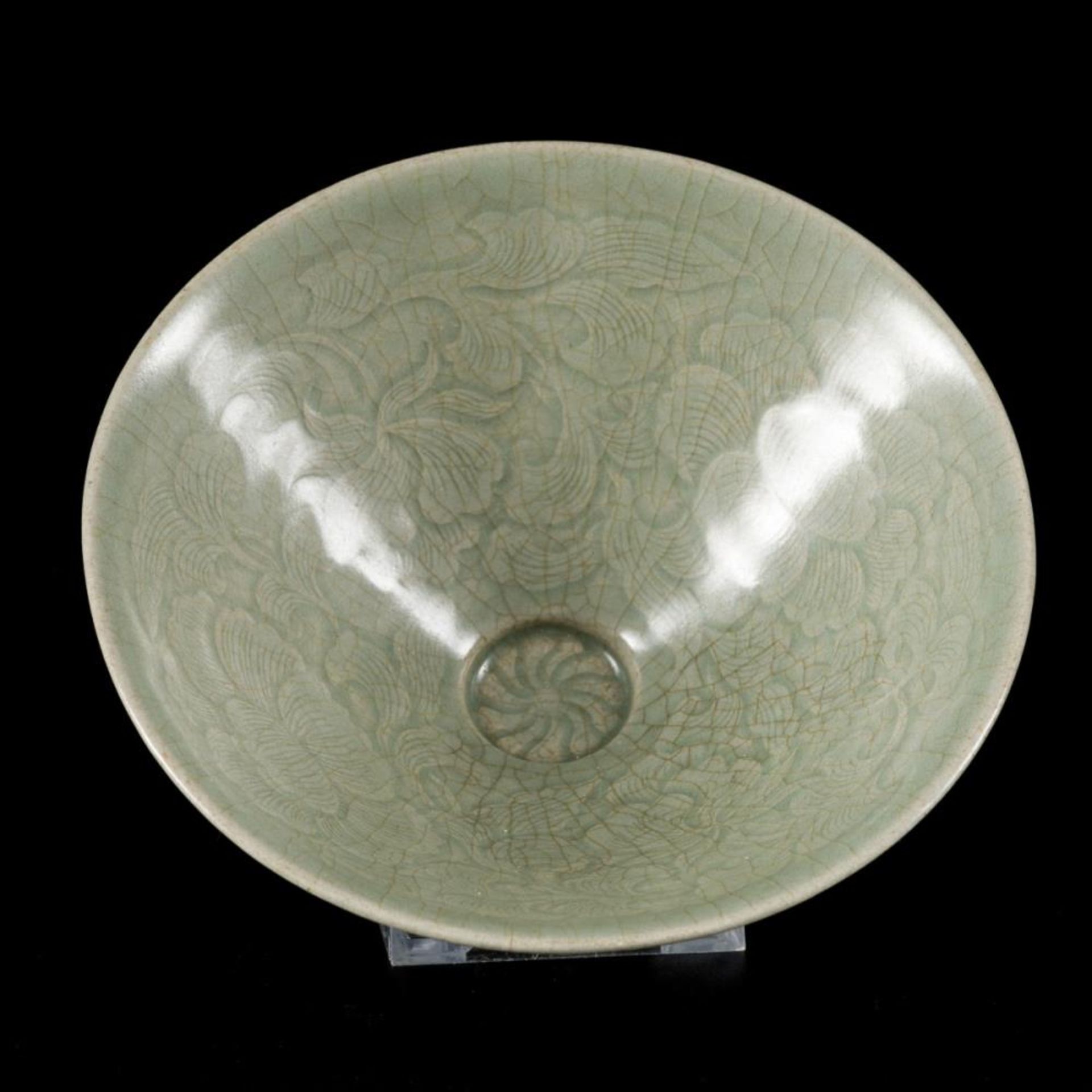A celadon bowl, Korea, 15 century. - Bild 2 aus 4