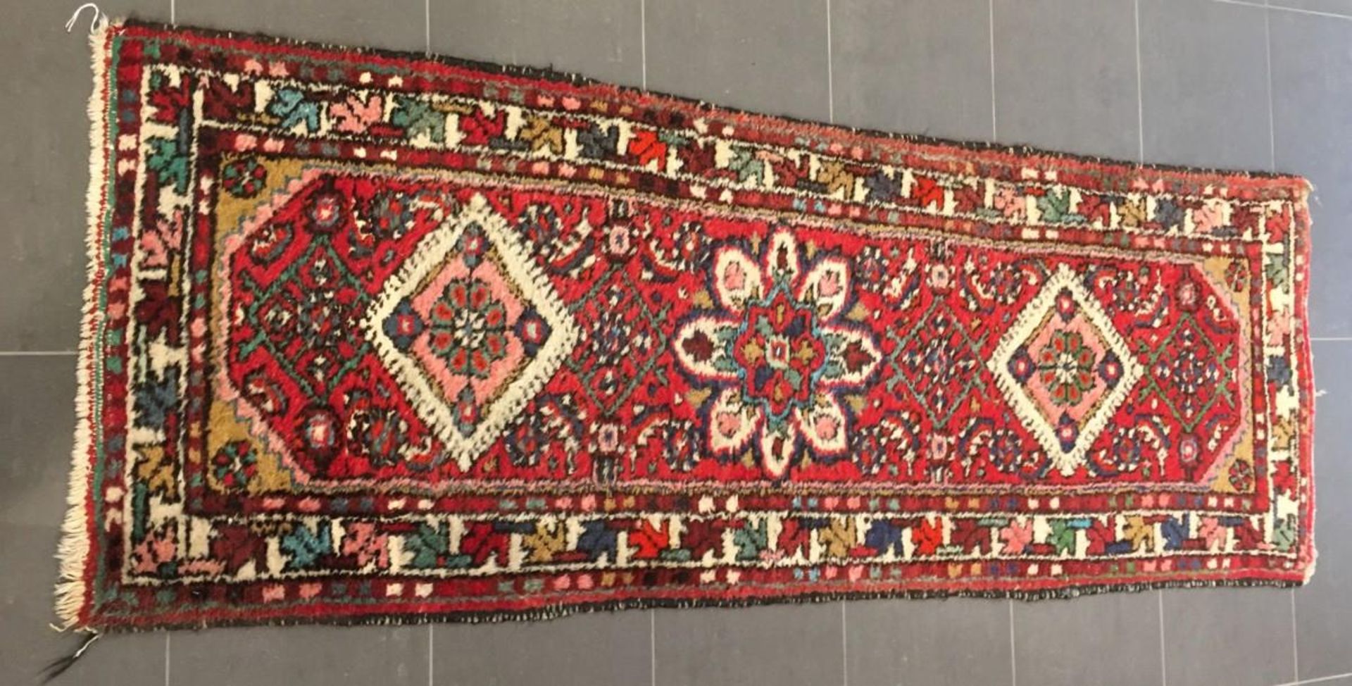 A lot comprised of (3) carpets, Iran, 2nd half 20th century. - Image 3 of 4