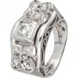 14K. White gold retro tank ring set with approx. 0.22 ct. diamond.