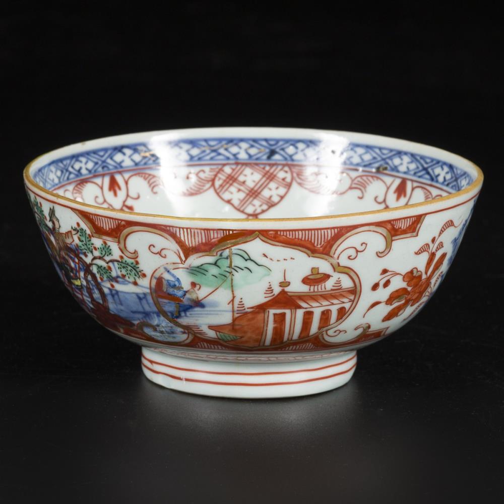 A porcelain bowl with Amsterdams Bont decor, China, 18th century. - Image 2 of 5