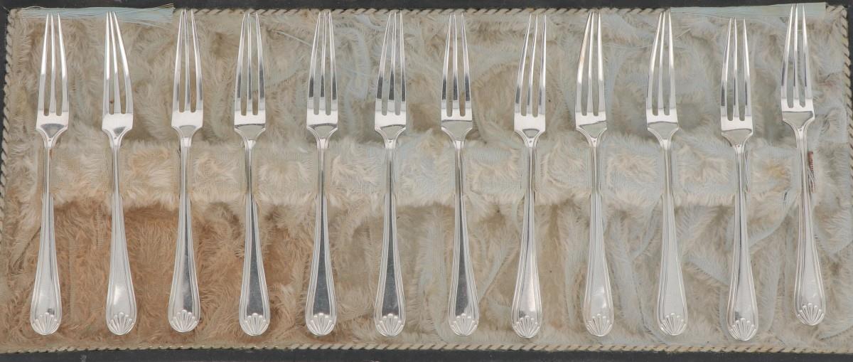 (12) piece set strawberry forks silver. - Image 2 of 4