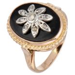 14K. Yellow gold ring with cord rim set with rose cut diamonds and onyx.