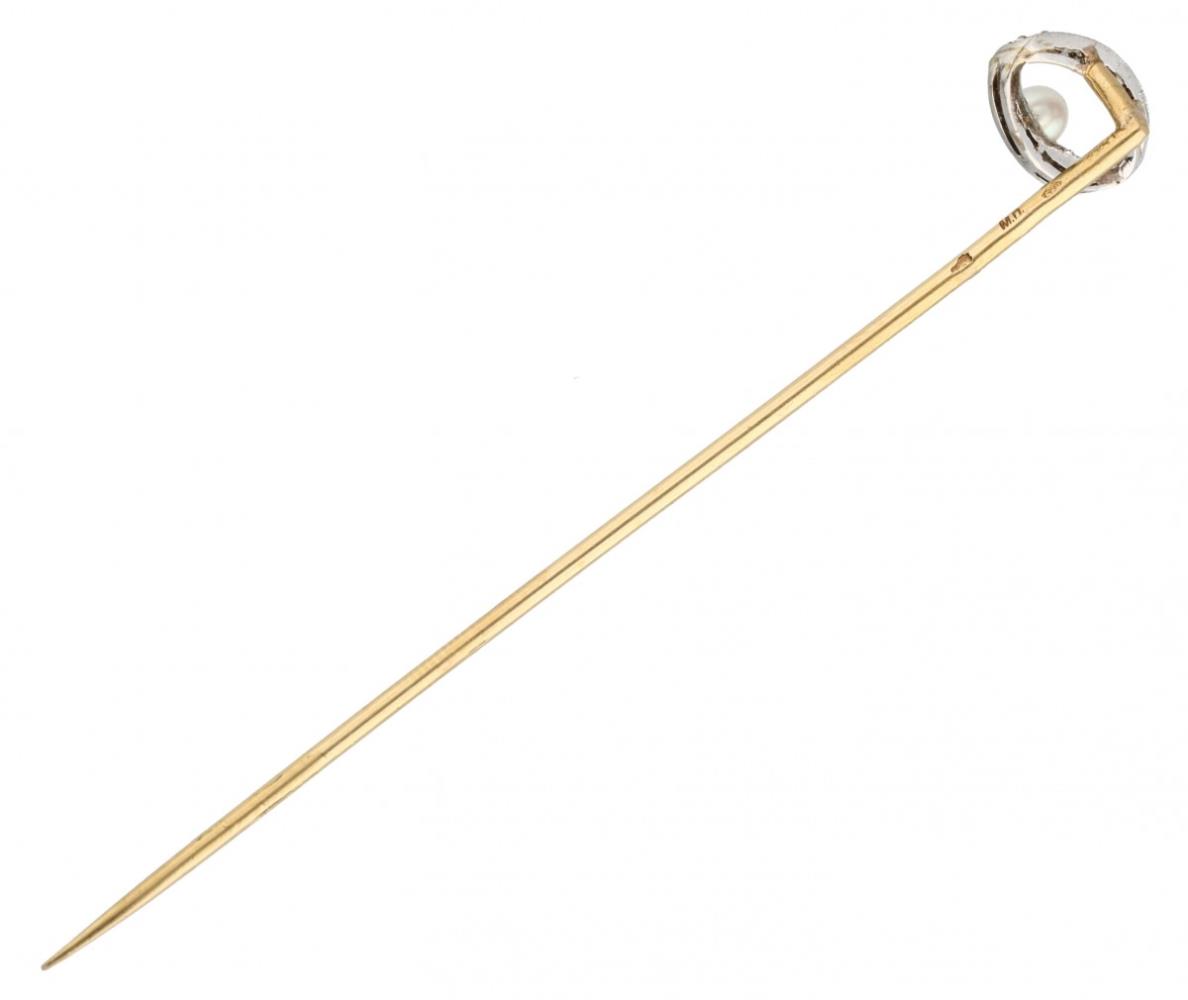 18K. Yellow gold Art Deco lapel pin set with diamond and pearl. - Image 2 of 2
