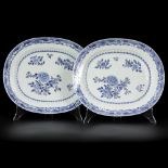 A set of (2) porcelain dishes with floral decoration, China, Qianlong.