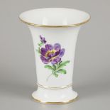 A porcelain beaker vase decorated with flowers, Meissen, late 20th century.
